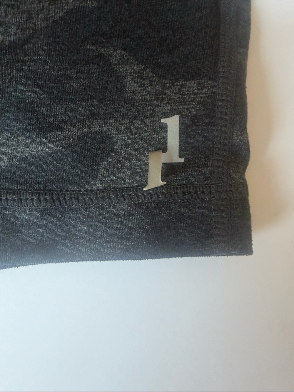 Vuori Ponto Performance Shorts Men's Medium Dark Camo DreamKnit Lounge Athletic - Picture 2 of 6
